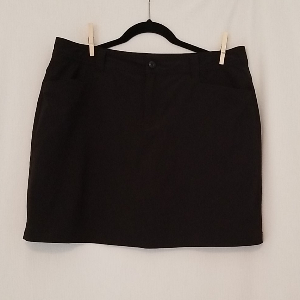 EUC black Eddie Bauer skort, size 12